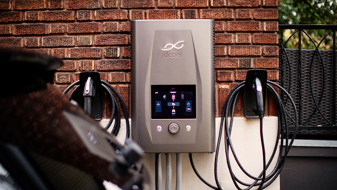 dcbel's Ara Home Energy Station alongside an EV that you can use for Vehicle-to-Grid (V2G) and Vehicle-to-Home (V2H) to attain energy independence.