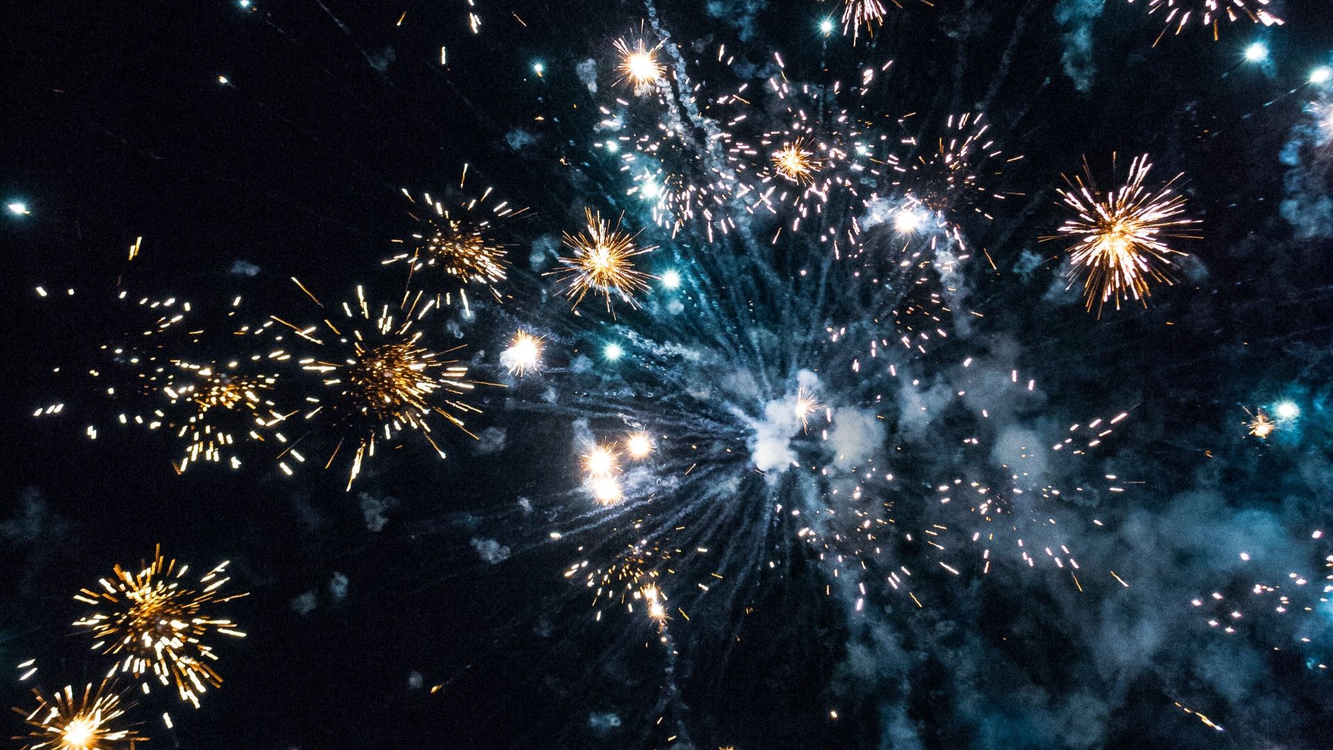 Video of drone light show illuminating night sky goes viral